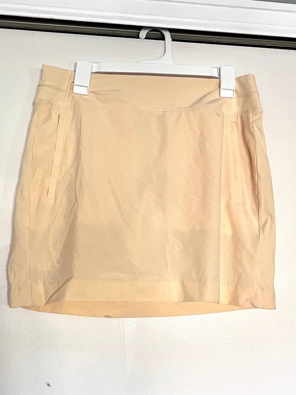 Athleta Light Yellow Tech Skirt size 12
